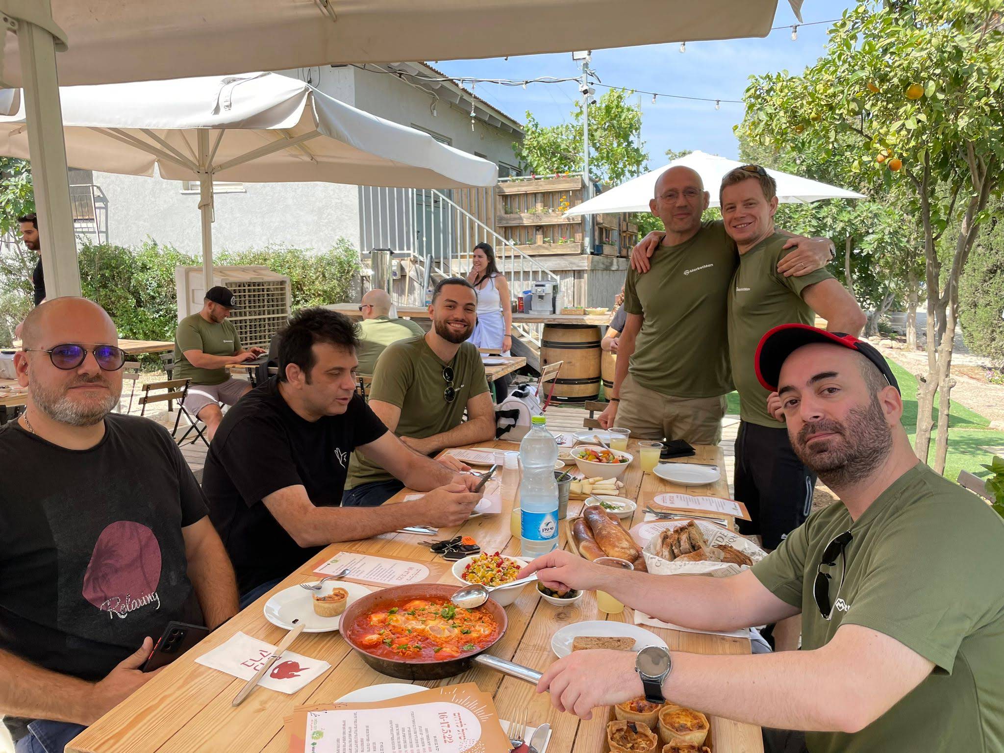 הרמת כוסית למשרד